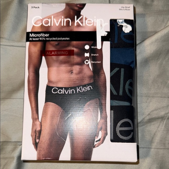 Calvin Klein Men's Microfiber Hip Briefs - Black and Navy - Picture 1 of 2